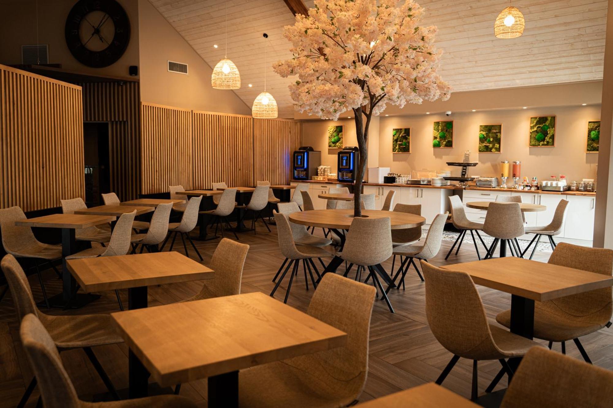 Logis Clermotel - Hotel & Restaurant 아네 외부 사진