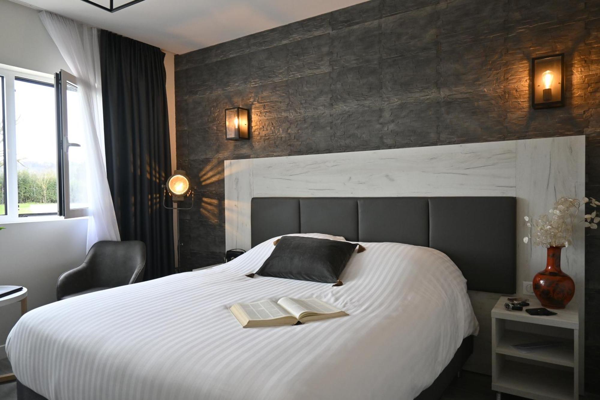 Logis Clermotel - Hotel & Restaurant 아네 외부 사진