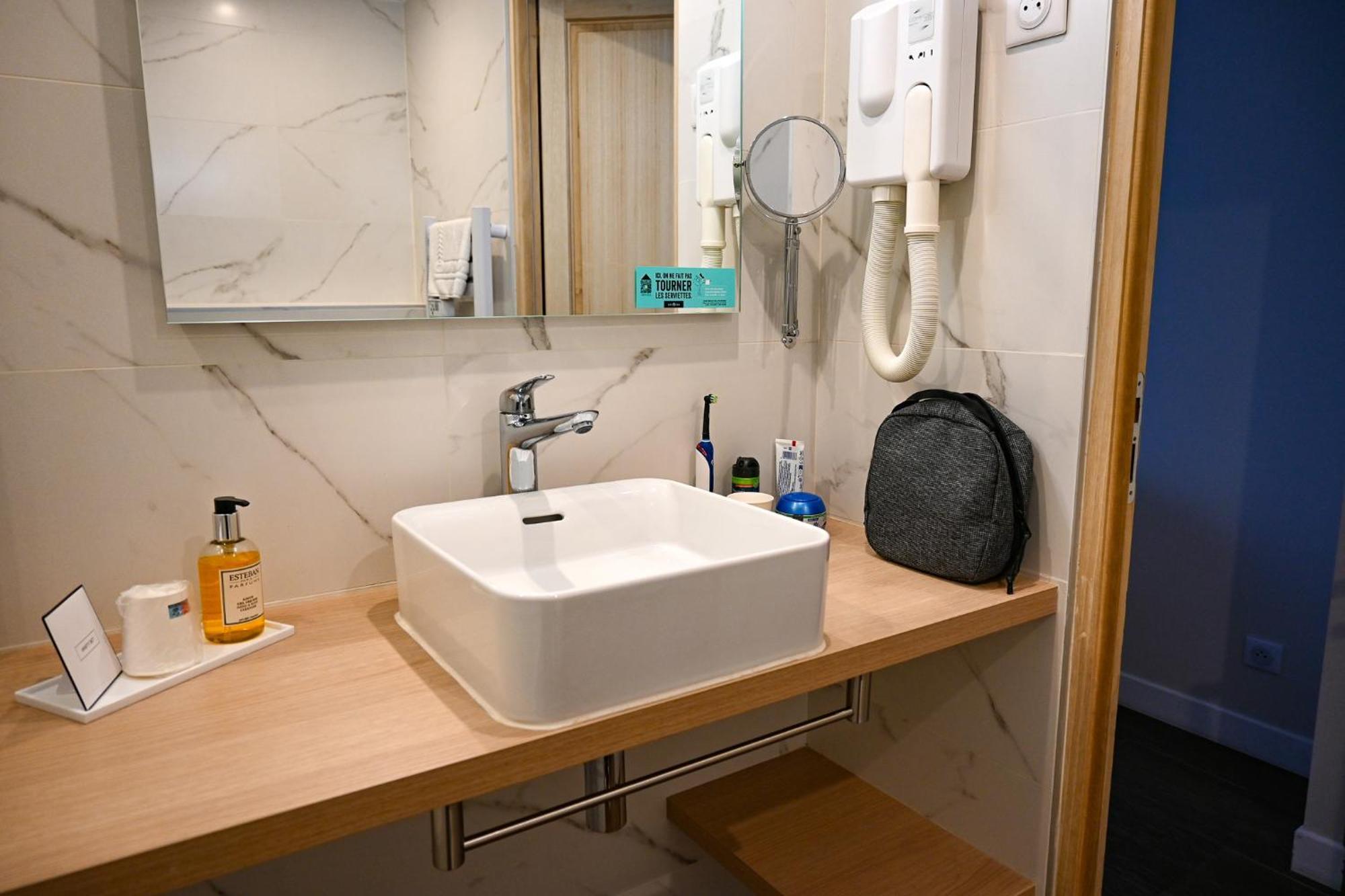 Logis Clermotel - Hotel & Restaurant 아네 외부 사진