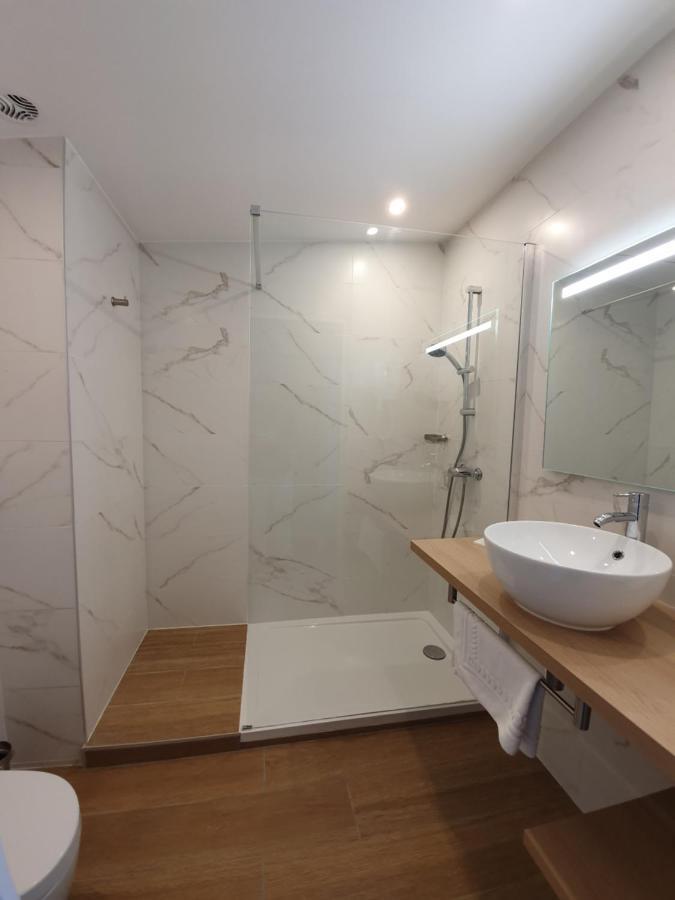 Logis Clermotel - Hotel & Restaurant 아네 외부 사진
